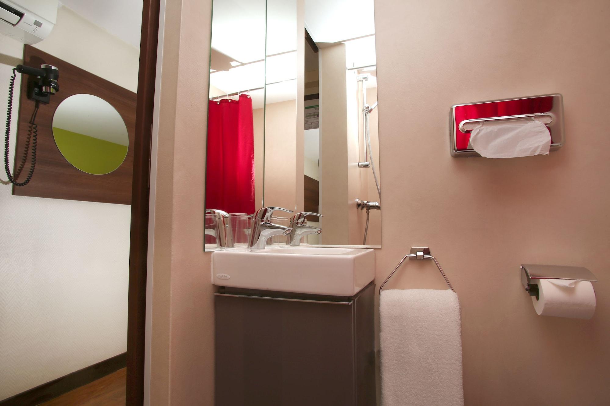Brit Hotel Lyon Eurexpo Bron Εξωτερικό φωτογραφία