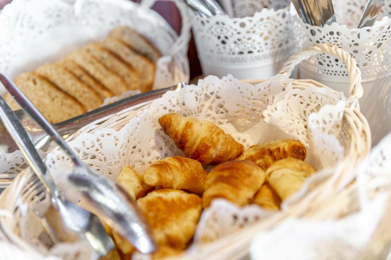 Brit Hotel Lyon Eurexpo Bron Εξωτερικό φωτογραφία